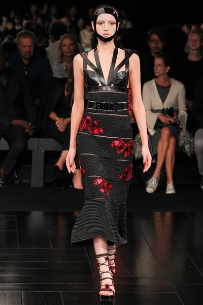 Look 13